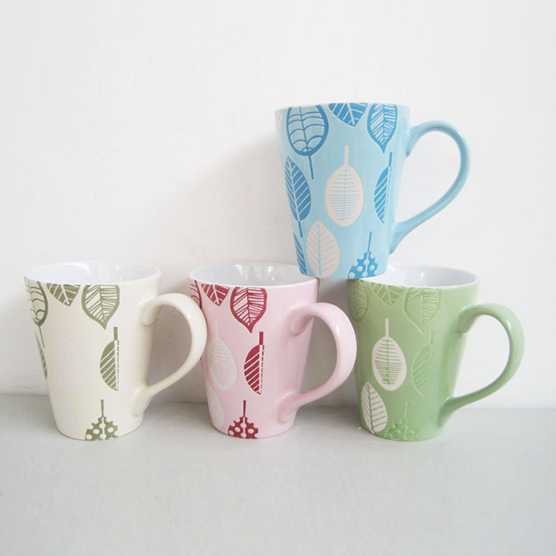 The coffee cup is simple and beautiful, suitable for microwave and dishwasher