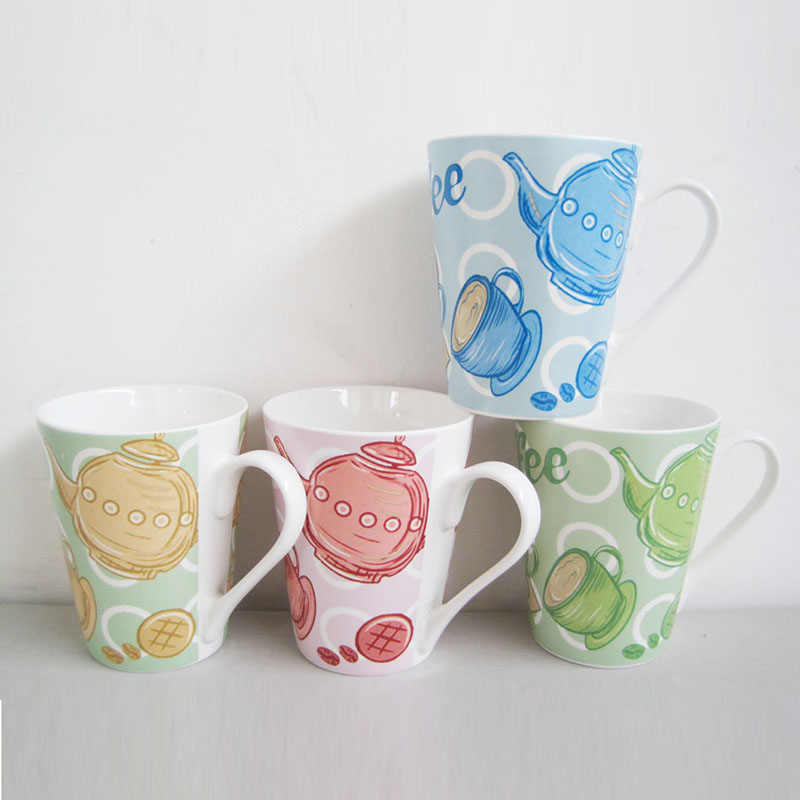 How to control the smoothness of the glaze during the firing process of a ceramic bone china cup?